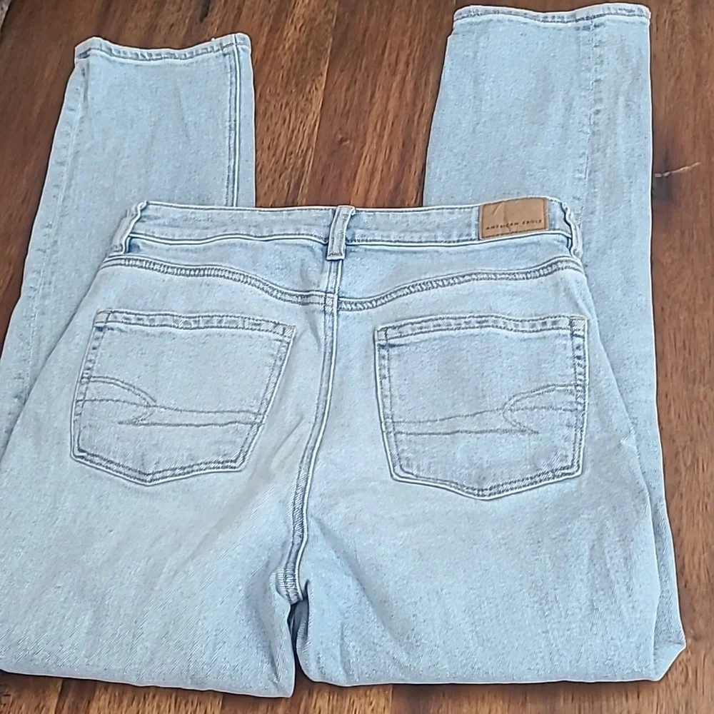 american eagle mom Straight jeans size 4